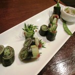 肴処 志堅原 - 梅きゅうとタコわさび