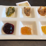 ホテルピエナ神戸 - 左上からﾋﾟｽﾀﾁｵ・ｺﾞﾏ・塩・左下ｲﾁｼﾞｸ・ﾏｰﾏﾚｰﾄﾞ・ｸﾞﾚｰﾌﾟﾌﾙｰﾂ