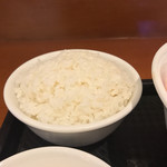 Fukumanen - Dセットのライス。Dセットは単品麻婆豆腐などと注文することが想像されるため、正しく一人前の量。チョット多いかな？  と思ったが、旨辛スープで箸が止まらないッ！