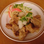 Resutoran Roreru - この日のメイン料理の1つ「豚肉生姜焼」に大根おろしとネギを散らし、かにかまともやしの和え物を添えてみました
