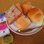 レストラン ローレル　 - 食べ放題のパン5種類