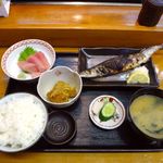 お食事 郷里 - びんちょう鮪サンマ塩焼定