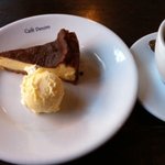 応接間Cafe Denim 遠藤町店 - カフェタイムのセット温州みかんのアイスクリーム添えチーズケーキ
