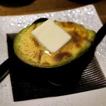 にほん酒と肴 酔音 - 焼きアボカド・チーズ