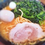 横浜家系ラーメン 力丸家 - 味玉醤油豚骨ほうれん草増し780円+100円税込