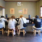 らぁ麺 飛鶏 - 店内