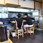 らぁ麺 飛鶏 - 店内