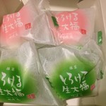 あづみの茶 胡蝶庵 - "とろける生大福　苺と抹茶"