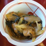 盛岡月が丘食堂 - 鶏皮と小松菜の味噌和え