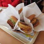 モスバーガー - 海老カツバーガー、塩バターチキンバーガー(ペッパー風味)