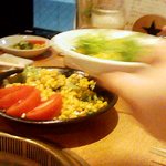 焼肉問屋 牛蔵 - トマトコーンサラダ5人でも十分な量