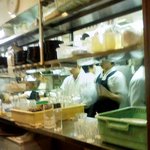 焼肉問屋 牛蔵 - 忙しい厨房　