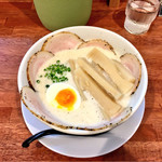 ラーメン家 みつ葉 - 豚CHIKIしおチャーシューメン