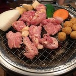 地鶏・黒豚・馬刺し まる九 - 地鶏炭火焼き