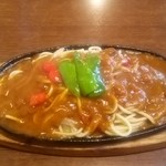 メルヘン - 鉄板パスタ「インディアン」税込み850円、ミニサラダ付きです。