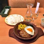 サイゼリヤ - ランチ・オニオンソースのハンバーグ 500円（ '17.03）