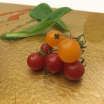 Grand rocher - 甘いマイクロトマトは、とても素敵なアクセント