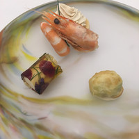 Grand rocher - 皿に描かれたアミューズという名の絵画
