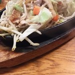 餃子 照井 - 野菜炒めうまい！！