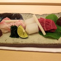 銀座 奥田 - お造り（鯛，イカ，マグロ）