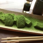 日本茶甘味処あずき - 抹茶わらびもちアップ