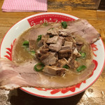 どとんこつ☆幸運軒 - どとんこつラーメン大盛+ヘタ