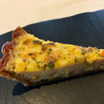 シェヌー - ほんのりと温かくて、サクサクのキッシュ( •̀∀•́ )b