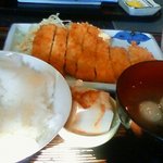 神戸食堂 - トンカツ定食　680円