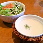 BistroCafe 712 - ランチのサラダとスープ