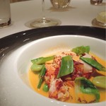 銀座 レカン - オマールブルーと緑野菜のコンビネーション ビスクのソース仕立て