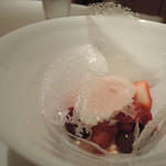 銀座 レカン - ルバーブのアイス、ベリーのソース