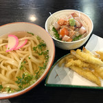 Kiraku - ごぼう天うどん＝４８０円
                        ミニ海鮮丼＝３９８円