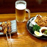 guinomi - 生ビール（中）鶏皮串、鶏もも串、おろしポン酢（唐揚げ）