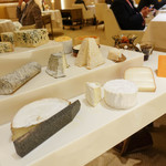 ロオジエ - フランス産フロマージュ各種のワゴン