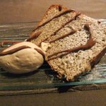 Ripaille - デザートのシフォンケーキと紅茶のアイス