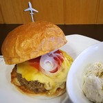 ダグズ・バーガー - ノーベジチーズバーガー＋LAVAアップグレード