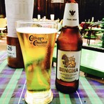 Cabbages & Condoms - シンハーでぷはぁ♡