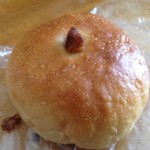 パン焼きびと　西村昭美 - くるみあんぱん160円