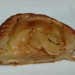 ブーランジュリー パリゴ - 爽やかな洋梨の甘味に、大人のキャラメルクリームと香ばしい生地の絶品ハーモニー