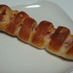 ブーランジュリー パリゴ - 香ばしいチーズともっちり生地がたまらない、ベーコンチーズ193円