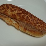 ブーランジュリー パリゴ - ザラリと栗の風味が濃い栗ペースト、くりのクリームのフランスパン184円
