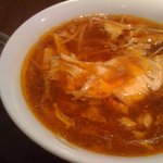 たけくま - 酸辣湯麺と杏仁豆腐