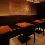 おかん - テーブル席は８席です。