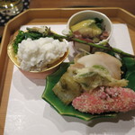 Yonekura - 八寸 山ウド蕗味噌和え 白バイ貝 鰆の新引揚げ 蛤の淡雪 など