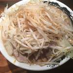 麺屋 のスたOSAKA - 賄い醤油ラーメン(´∀｀)煮豚マシ 写真と違ってチャーシュー隠れてる