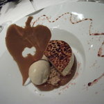 オーグードゥジュール ヌーヴェルエール - 「シブースト」仕立てのリンゴのキャラメリゼ、クランブル・サレとトンカ豆の香るグラスを乗せて