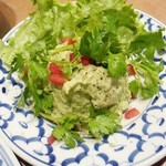 「パクチーポテトサラダ」（480円）