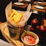 DICKENS BAR - ポテトを頼まれても上司は怒らない