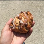 まつぼっくりパン - 人気No.1商品の『まつぼっくるみ(140円)』