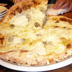 Pizzeria Yuiciro＆A - 当店ではイタリア産の「ＣＡＰＵＴＯＲＯＳＳＯ（カプートロッソ）」という粉を使っています。